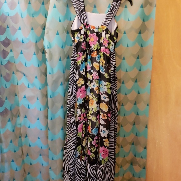 Dress - Picture 2 of 3